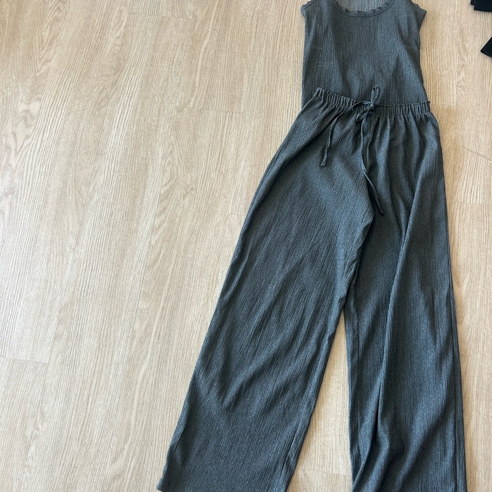Gray Sleeveless Matching Set